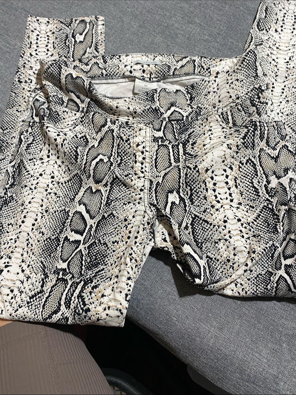 Van Heusen Black & Cream Snake-Print Cropped Pants